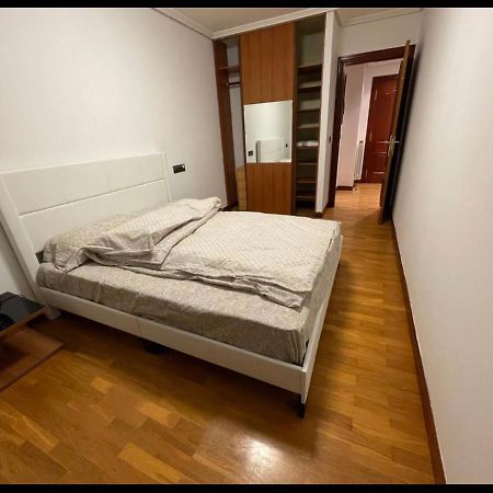 Bonito Piso Con Aparcamiento A Pie De La Calle . 纳胡拉 外观 照片