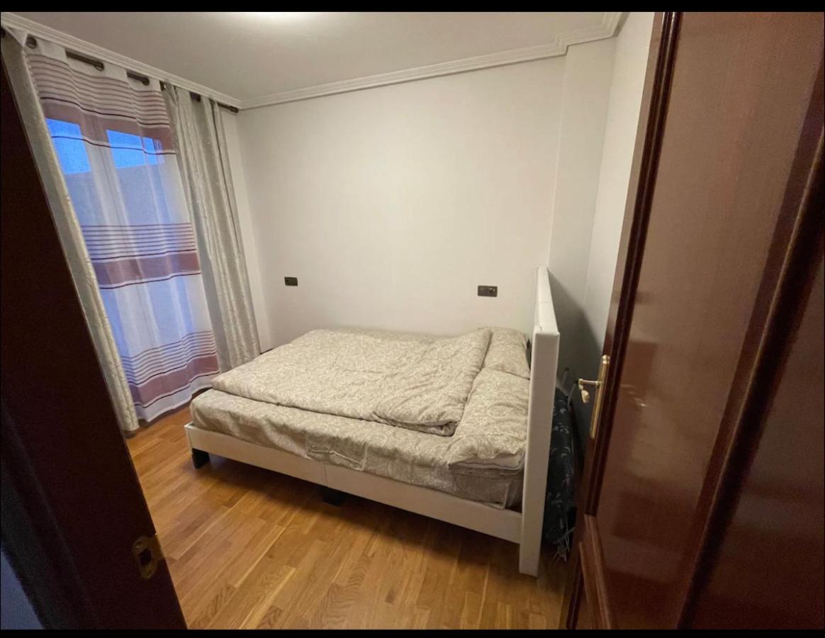Bonito Piso Con Aparcamiento A Pie De La Calle . 纳胡拉 外观 照片
