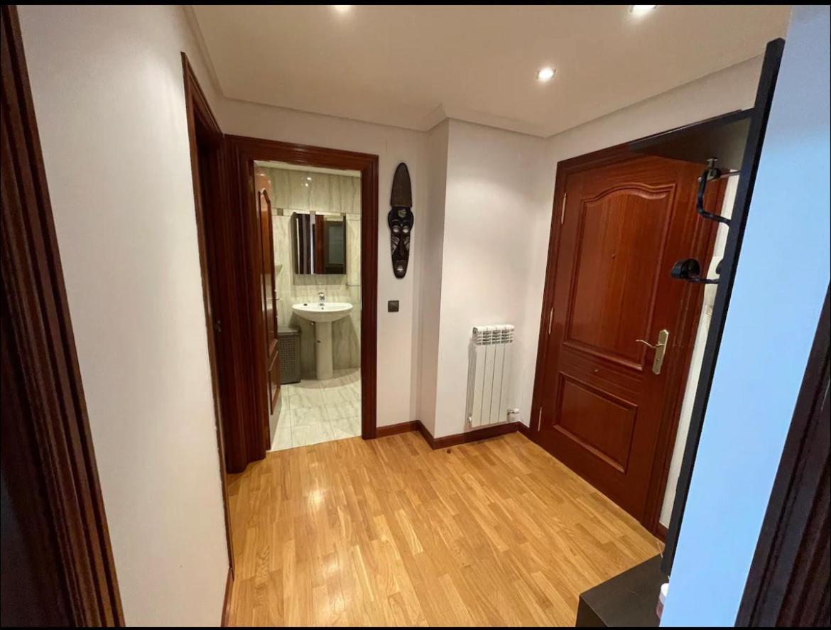 Bonito Piso Con Aparcamiento A Pie De La Calle . 纳胡拉 外观 照片