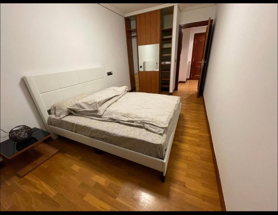 Bonito Piso Con Aparcamiento A Pie De La Calle . 纳胡拉 外观 照片